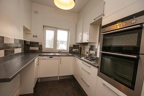 2 bedroom flat to rent, 81A Greenvale Road, Eltham, London SE9 1PE