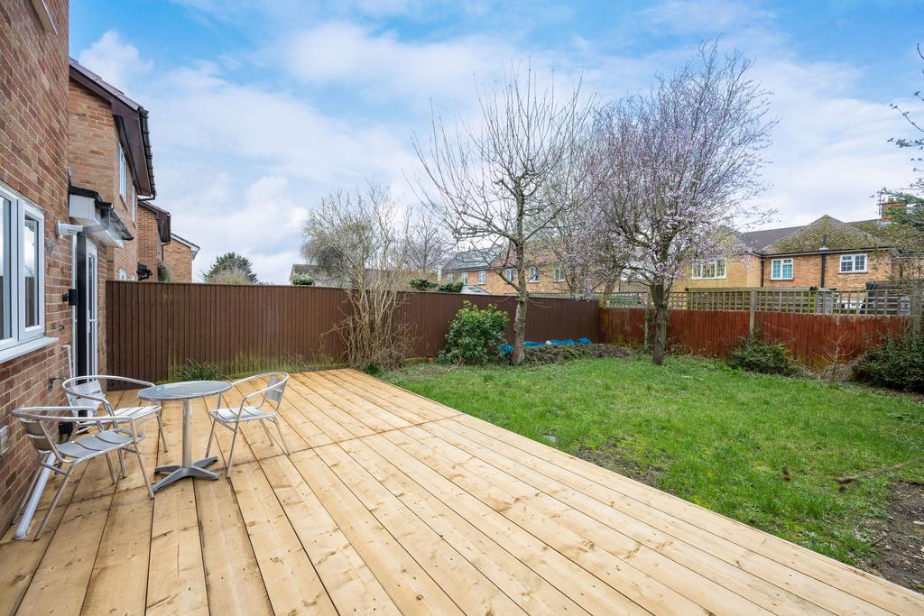 104 Kynaston Avenue HP21 9 DS-5