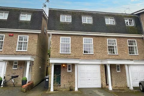 13 Silchester Close, Bournemouth, BH2 6PY