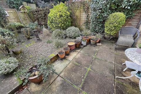 13 Silchester Close, Bournemouth, BH2 6PY