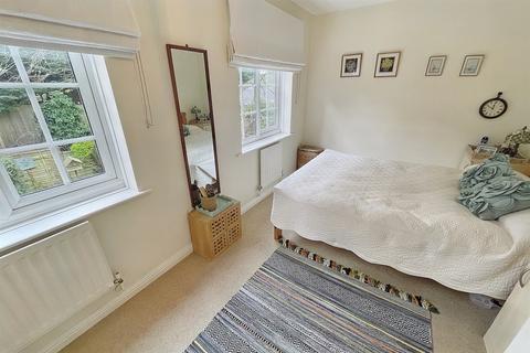 13 Silchester Close, Bournemouth, BH2 6PY