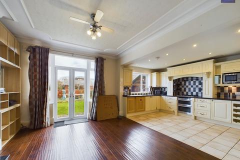 5 bedroom semi-detached house for sale, Ullswater Road, Blackpool, FY4