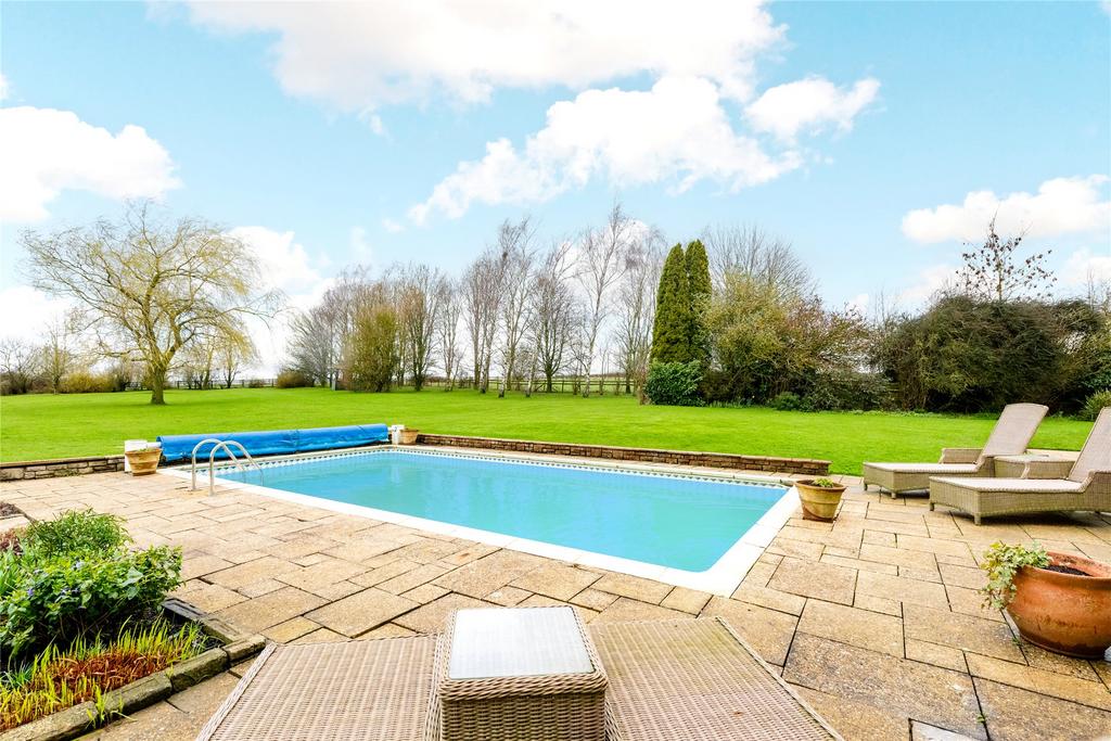 Thornborough Road, Adstock... 4 bed equestrian property for sale £