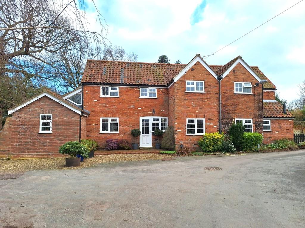Market Place, Loddon 3 bed detached house for sale £550,000