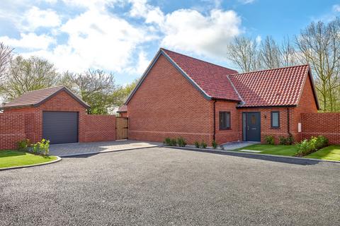 3 bedroom detached bungalow for sale, Winfarthing Road, Diss IP22