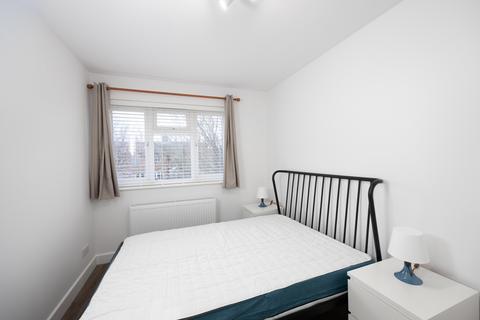 1 bedroom in a house share to rent, 104 Kynaston Avenue, Aylesbury HP21