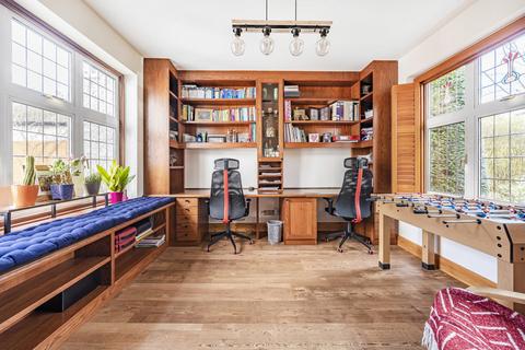 155 Woodcote Valley Road, Purley, CR8 3BN