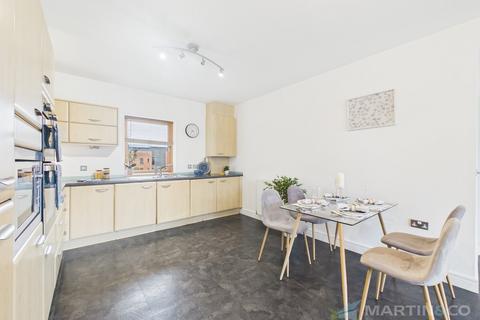 2 bedroom flat for sale, Truro