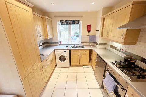 3 bedroom end of terrace house to rent - Beechfield Place, Maidenhead