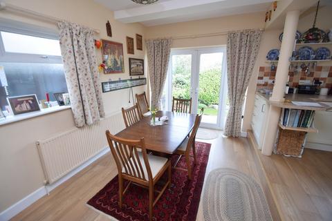 3 Roundwood, Shipley, BD18 4JP