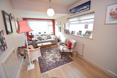 3 Roundwood, Shipley, BD18 4JP