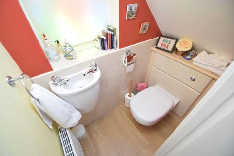 3 Roundwood, Shipley, BD18 4JP
