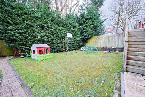3 bedroom bungalow for sale, Edgware, Middlesex HA8
