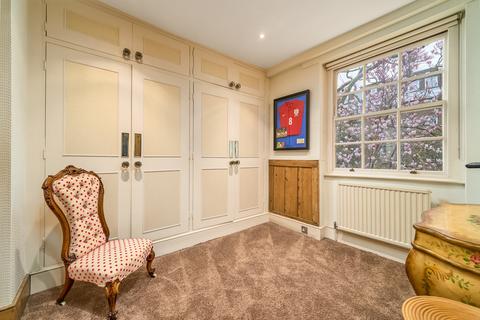 4 Cheyne Row, London, SW3 5HL