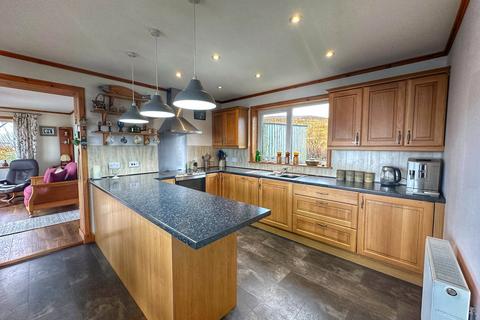 2 bedroom bungalow for sale - Freya Cottage, 33 Geary, Hallin, Dunvegan, IV55