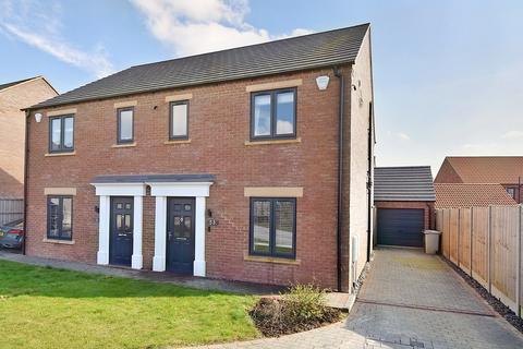 3 bedroom semi-detached house for sale - Daisy Way, Louth LN11 0FS