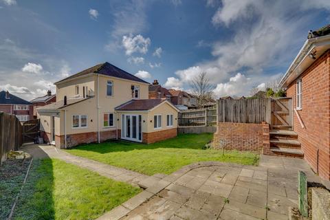 3 bedroom detached house for sale, Portsmouth Road, Southampton SO19