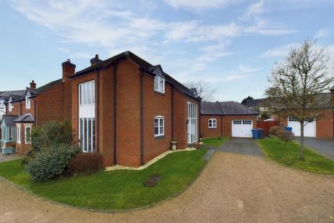 4 bedroom detached house for sale, Two Trees Close, Hopwas