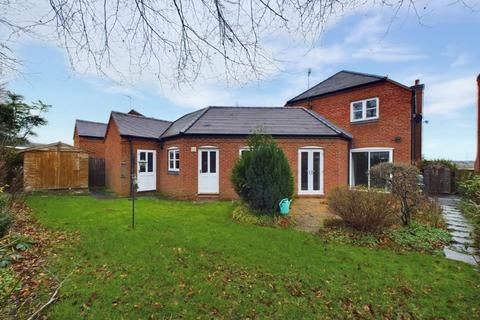 4 bedroom detached house for sale, Two Trees Close, Hopwas