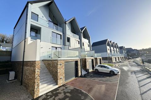 4 bedroom end of terrace house to rent, Boston Quays
