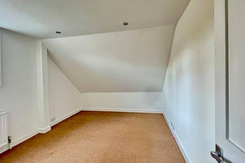 2 bedroom penthouse to rent, Esher Green, Esher, Surrey, KT10