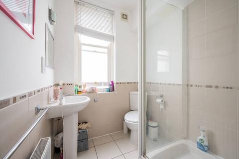 2 bedroom flat to rent, Dover Mansions, Brixton, London, SW9