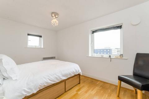 1 bedroom flat for sale, Holland Gardens, Brentford, TW8