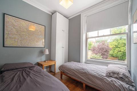 2 bedroom flat to rent, Canfield Gardens, South Hampstead, London, NW6