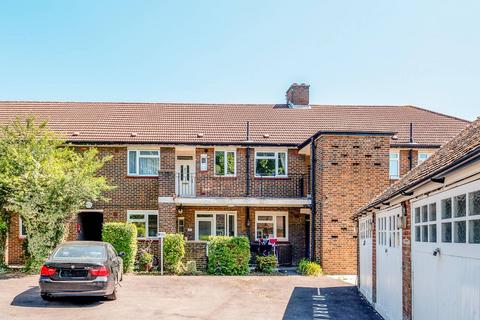 2 bedroom flat for sale, Perth Close, Raynes Park, London, SW20