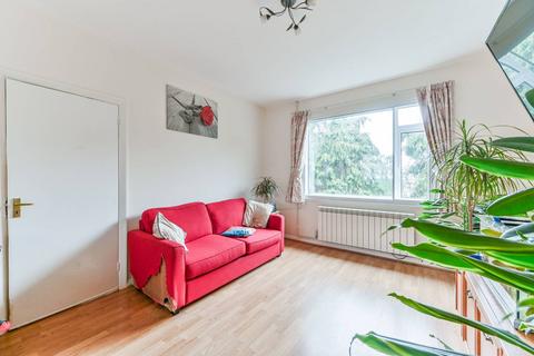 2 bedroom flat for sale, Perth Close, Raynes Park, London, SW20