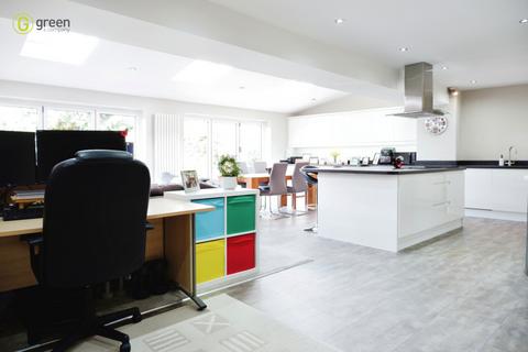 24 Ashfurlong Crescent, Sutton Coldfield, B75 6EP
