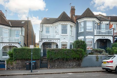 4 bedroom semi-detached house to rent, Normanby Road, Dollis Hill, London, NW10