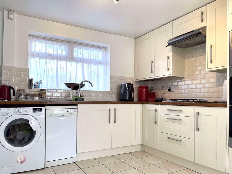 Kings Drive, Edgware 2 bed semidetached house for sale £515,000