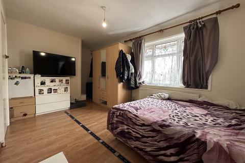 3 bedroom house for sale, Cressingham Road, Edgware