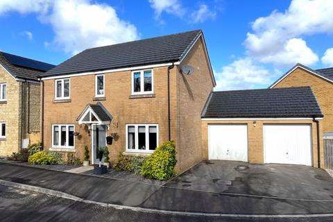4 bedroom detached house for sale, Swanmead Drive, Ilminster, Somerset TA19