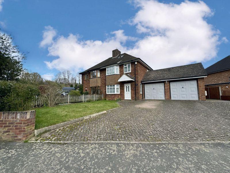 Blind Lane, Bourne End SL8 4 bed semidetached house for sale £695,000