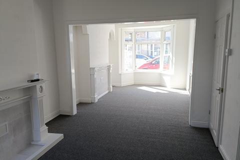 2 bedroom terraced house to rent - Lowther Street, Hull, HU3 6QF