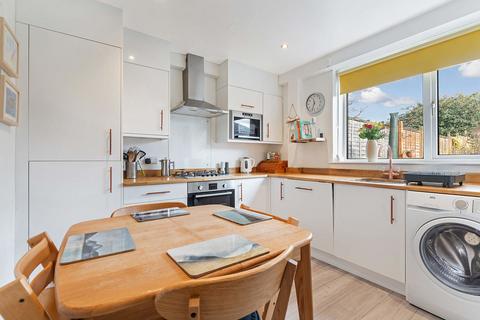 16 Beechwood Drive, Glasgow, G11 7EX