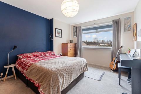 16 Beechwood Drive, Glasgow, G11 7EX