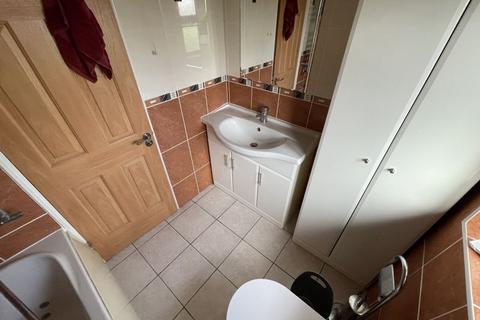 3 bedroom terraced house to rent, Cockett Road, Langley, SL3