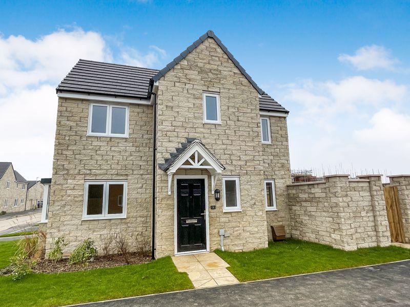 Colliery Way, Bilsthorpe, Notts, NG22 8GG 3 bed detached house to rent £1,095 pcm (£253 pw)