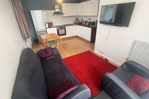 2 bedroom flat for sale, Old Ruislip Road, Northolt
