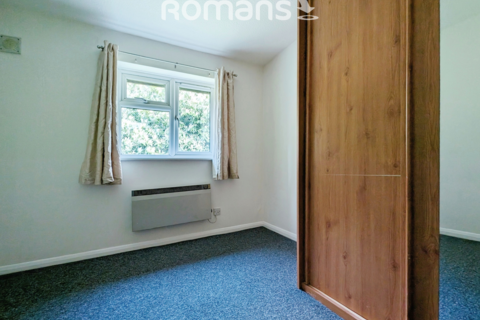 2 bedroom apartment to rent, Butlers Court