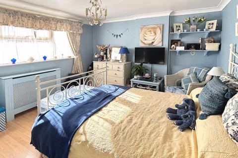 2 bedroom semi-detached house for sale - Beechcroft Road, Longlevens, Gloucester
