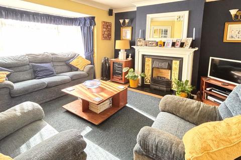93 Beechcroft Road, Longlevens, Gloucester, GL2 9HE