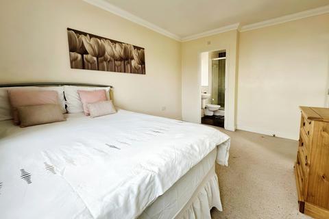 2 bedroom apartment to rent - Comet House, New Road