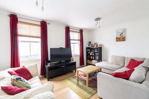 3 Portland Close, Worcester Park, KT4 8BW