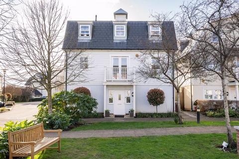 46 Westmount Close, Worcester Park, KT4 8FL