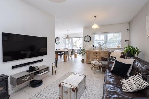 46 Westmount Close, Worcester Park, KT4 8FL