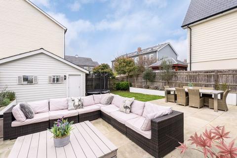 46 Westmount Close, Worcester Park, KT4 8FL